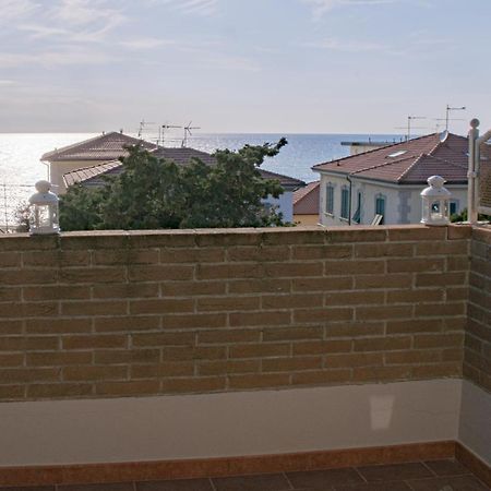 Casa Myconis 68Mq A Due Passi Dal Mare Di San Vincenzo Apartment Exterior photo