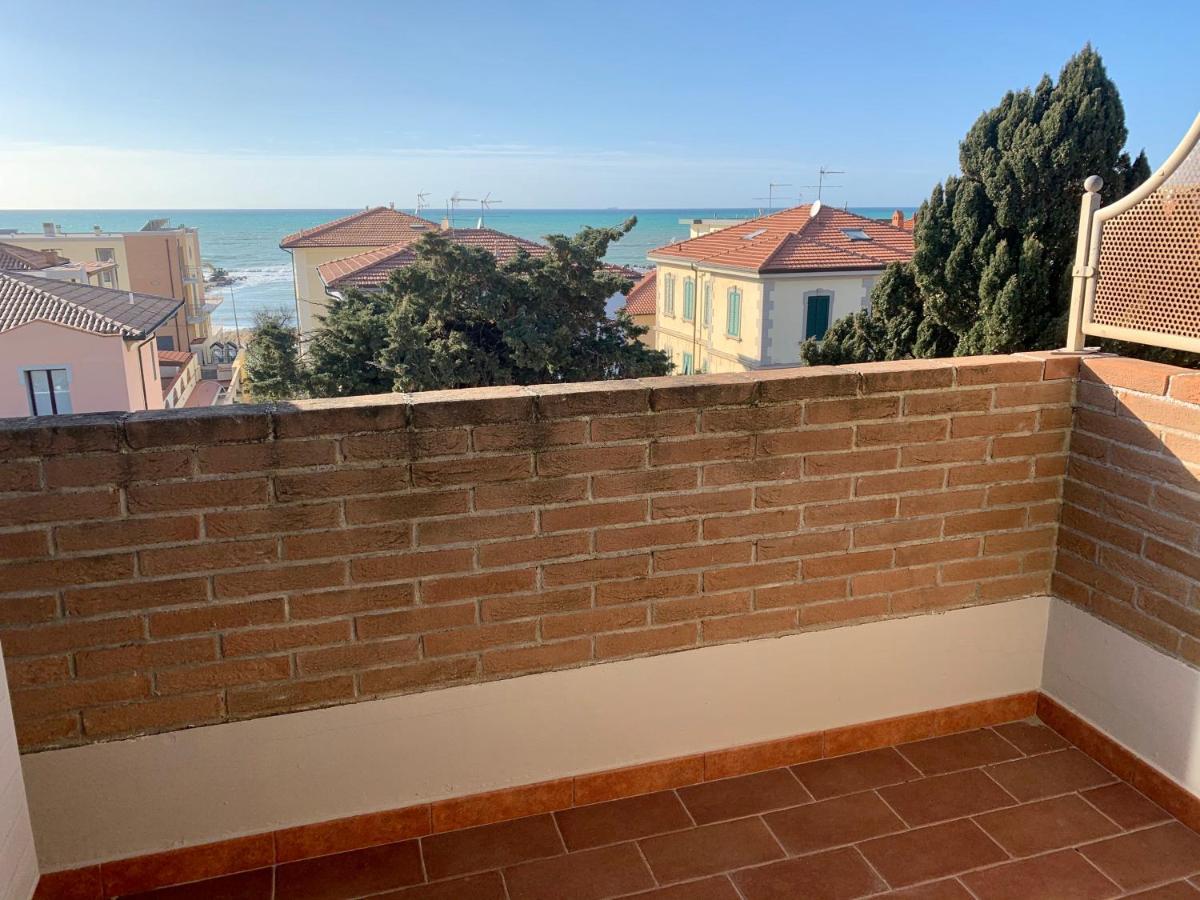 Casa Myconis 68Mq A Due Passi Dal Mare Di San Vincenzo Apartment Exterior photo